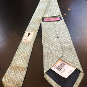 Vineyard Vines Green Tie with whale print